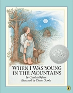 Book cover of WHEN I WAS YOUNG IN THE MOUNTAINS