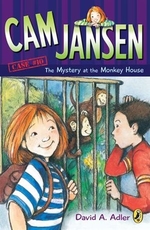 Book cover of CAM JANSEN 10 MONKEY HOUSE