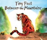 Book cover of TINY FEET BETWEEN THE MOUNTAINS