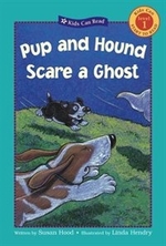 Book cover of PUP & HOUND SCARE A GHOST