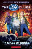 Book cover of 39 CLUES GN 01 3THE MAZE OF BONES